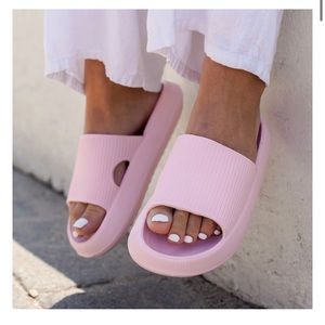 Cloud Slides, pink, size 8.5, good used condition, cushioned slides